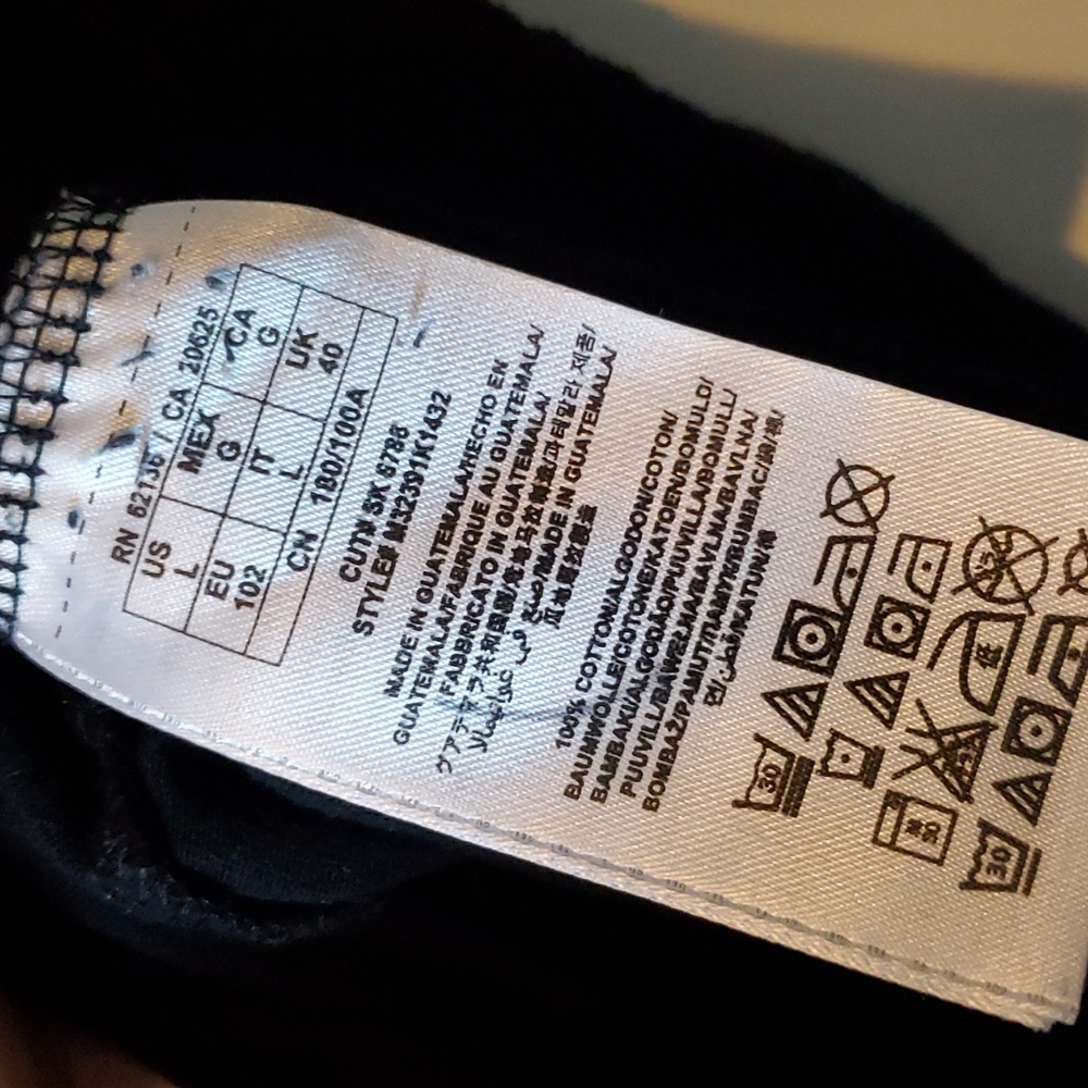 Guess Men's Tee Shirt - Picture 5 of 6
